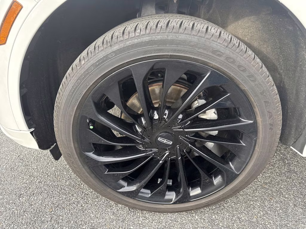 2025 Pristine White Metallic Tri-Coat Lincoln Aviator Reserve AWD SUV