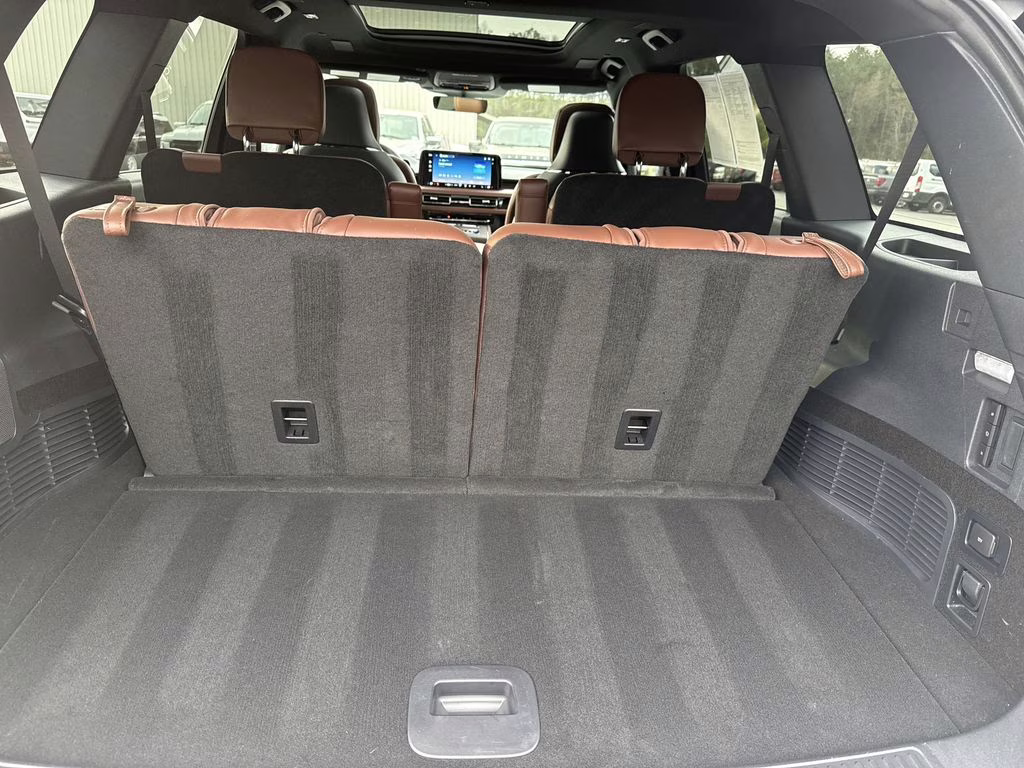 2025 Pristine White Metallic Tri-Coat Lincoln Aviator Reserve AWD SUV