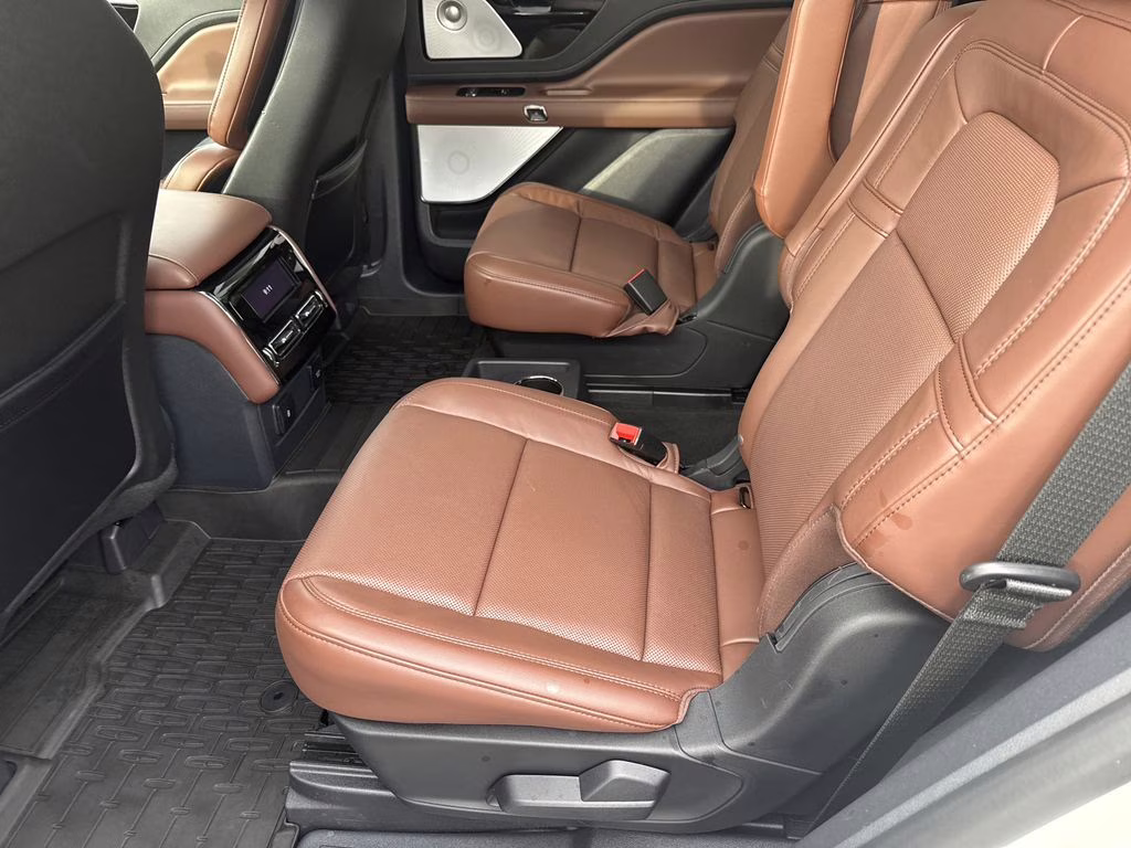 2025 Pristine White Metallic Tri-Coat Lincoln Aviator Reserve AWD SUV