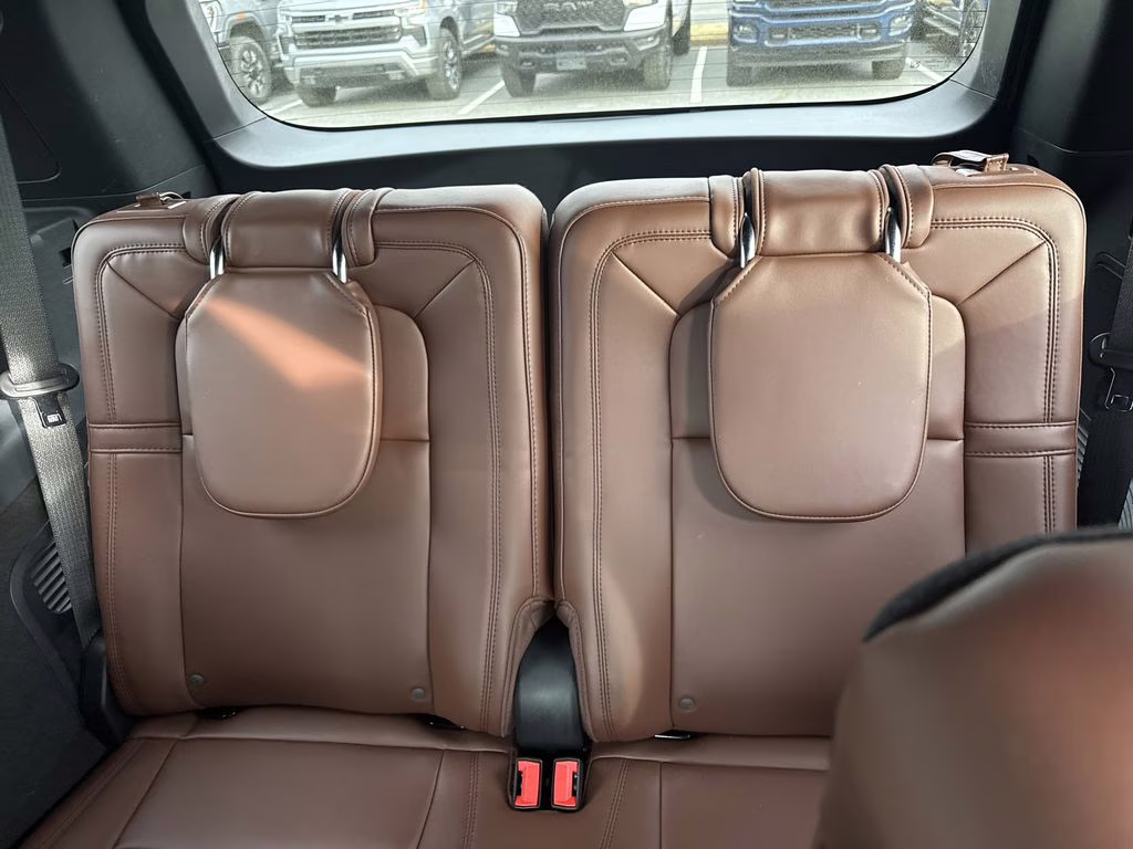 2025 Pristine White Metallic Tri-Coat Lincoln Aviator Reserve AWD SUV