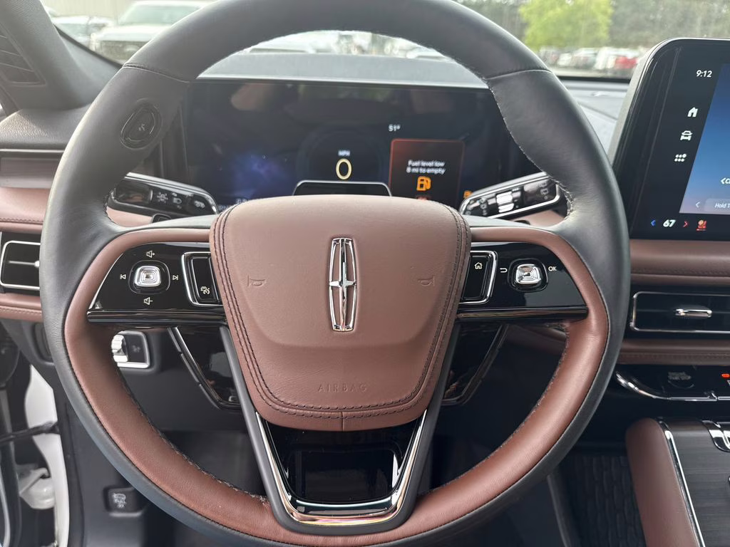 2025 Pristine White Metallic Tri-Coat Lincoln Aviator Reserve AWD SUV