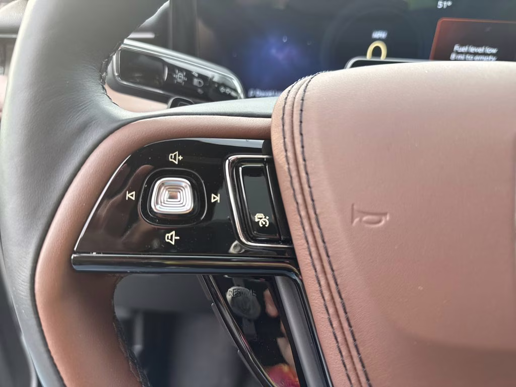 2025 Pristine White Metallic Tri-Coat Lincoln Aviator Reserve AWD SUV