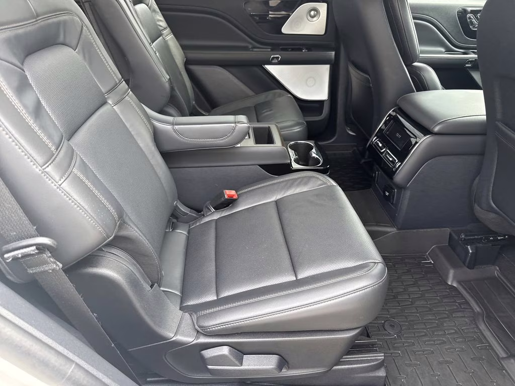 2025 Pristine White Metallic Tri-Coat Lincoln Aviator Reserve AWD SUV