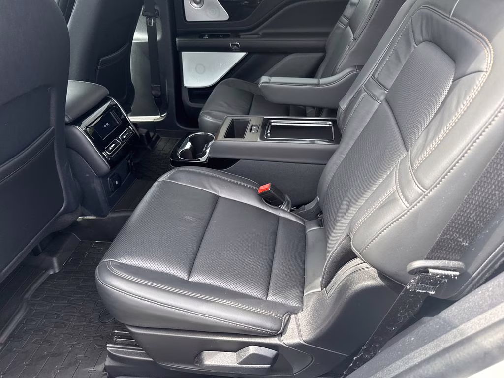 2025 Pristine White Metallic Tri-Coat Lincoln Aviator Reserve AWD SUV