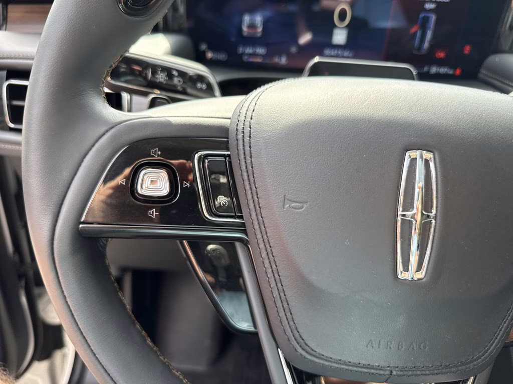 2025 Pristine White Metallic Tri-Coat Lincoln Aviator Reserve AWD SUV