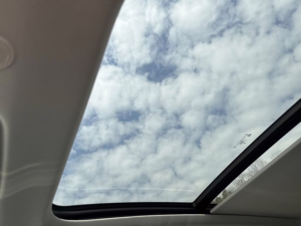 2025 Pristine White Metallic Tri-Coat Lincoln Aviator Reserve AWD SUV