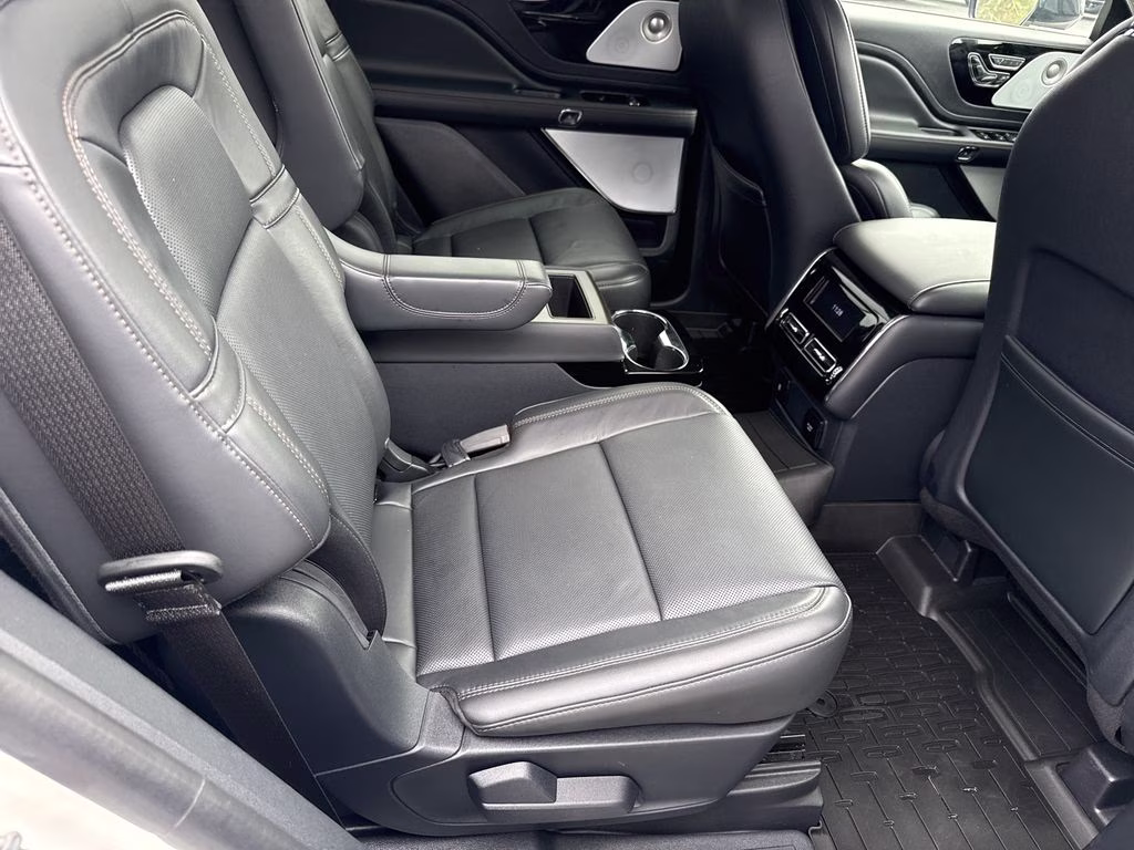 2025 Pristine White Metallic Tri-Coat Lincoln Aviator Reserve AWD SUV