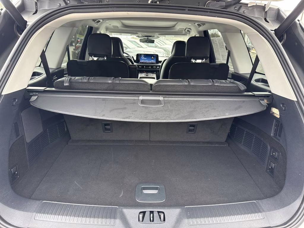 2025 Pristine White Metallic Tri-Coat Lincoln Aviator Reserve AWD SUV