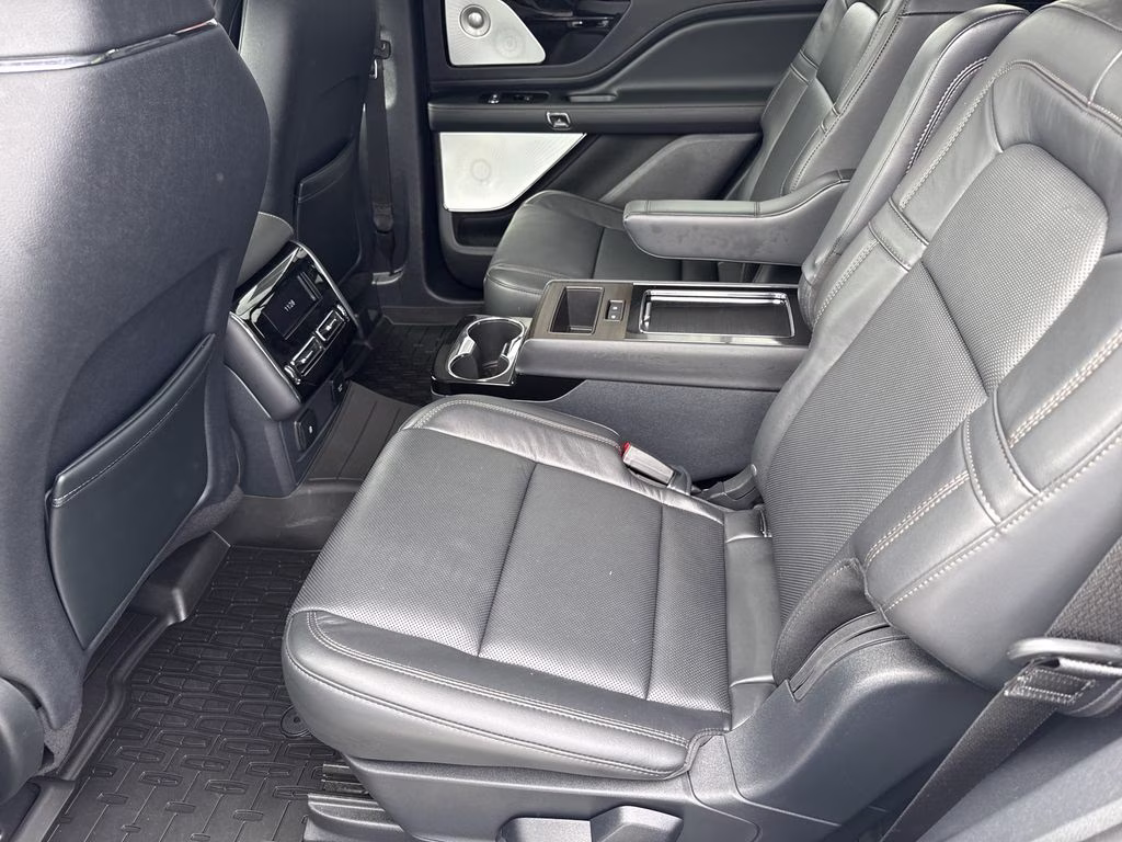 2025 Pristine White Metallic Tri-Coat Lincoln Aviator Reserve AWD SUV