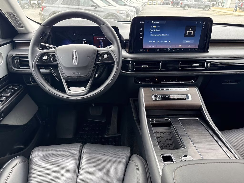 2025 Pristine White Metallic Tri-Coat Lincoln Aviator Reserve AWD SUV