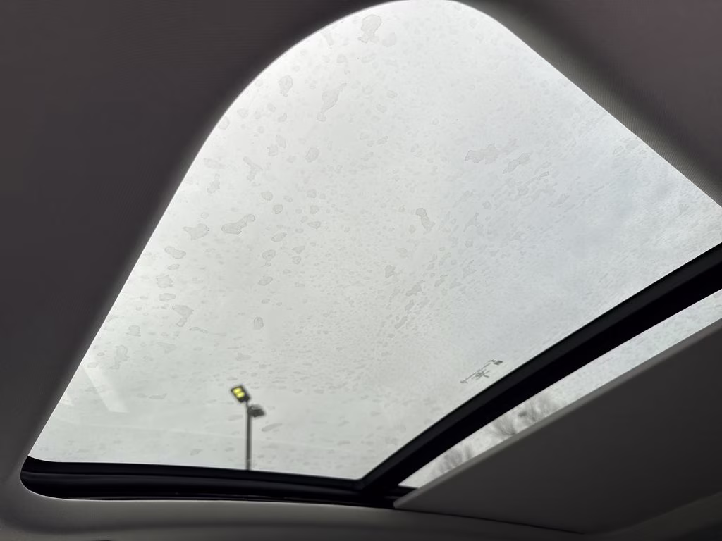 2025 Pristine White Metallic Tri-Coat Lincoln Aviator Reserve AWD SUV