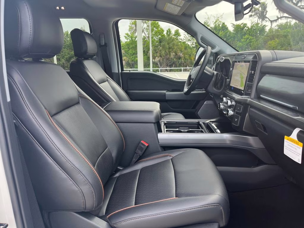 2026 White Metallic Ford Super Duty F-350 SRW Lariat 4X4 Truck