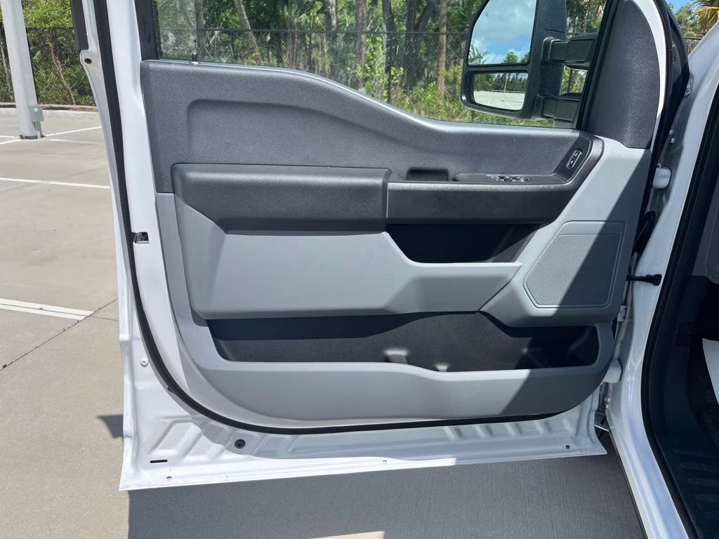 2026 Oxford White Ford Super Duty F-250 SRW XL RWD Truck