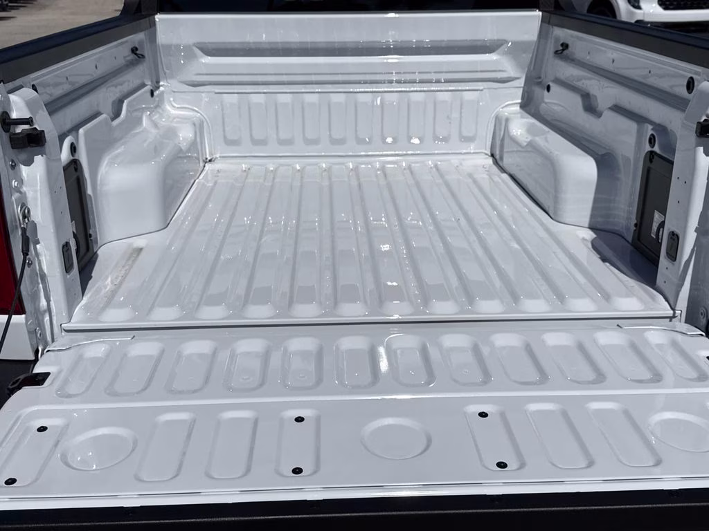 2026 Oxford White Ford Maverick XL AWD Truck