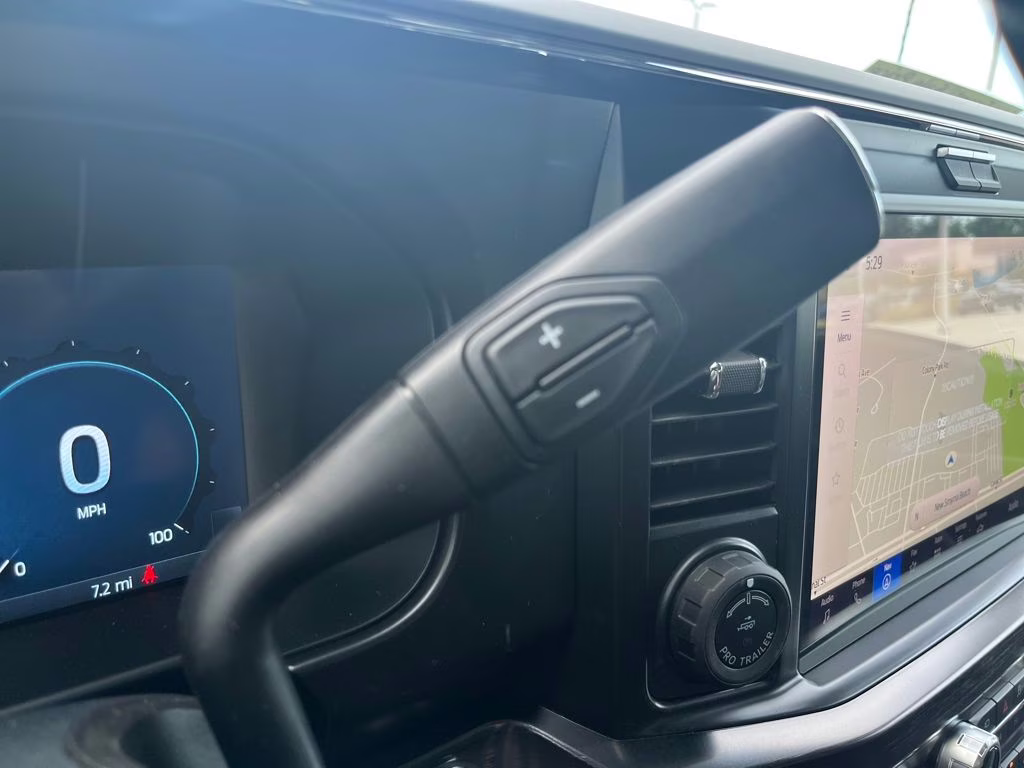 2026 White Metallic Ford Super Duty F-350 SRW Lariat 4X4 Truck