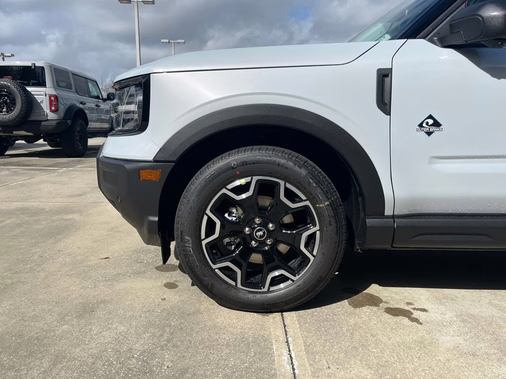 2026 Oxford White Ford Bronco Sport Outer Banks 4X4 SUV