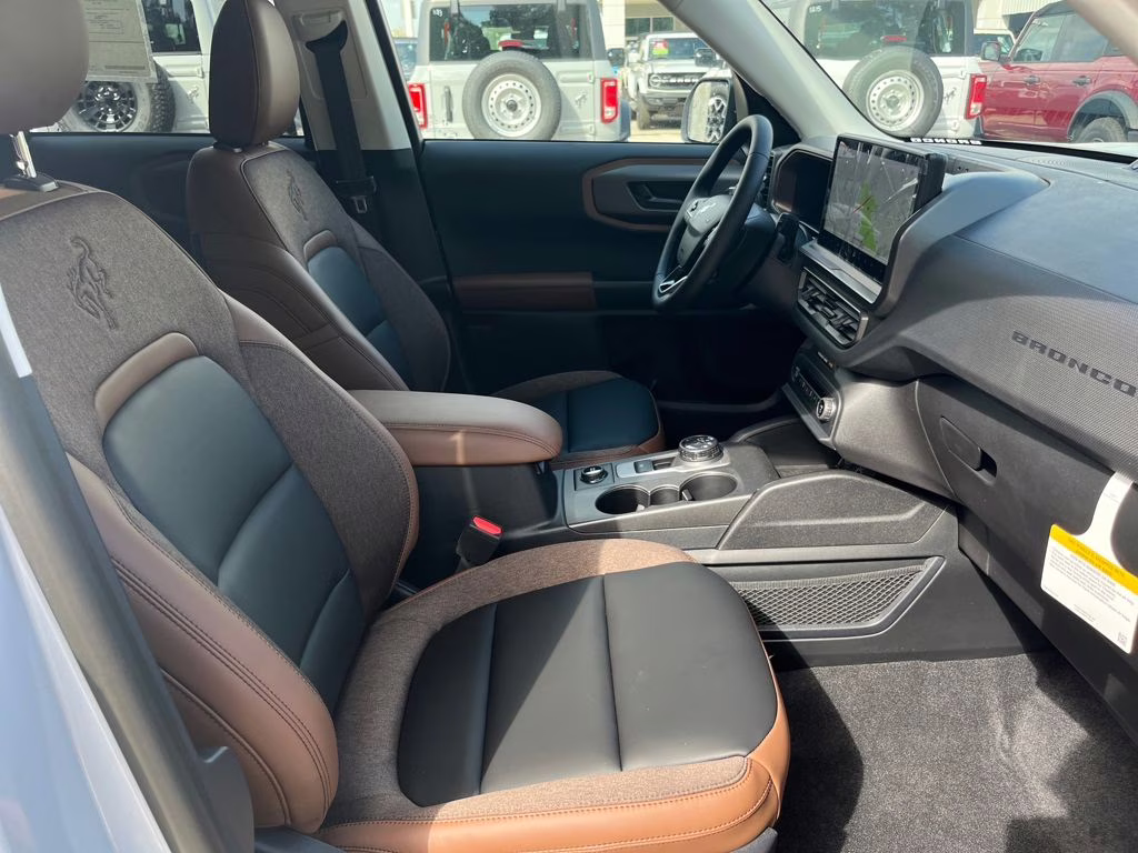 2026 Oxford White Ford Bronco Sport Outer Banks 4X4 SUV