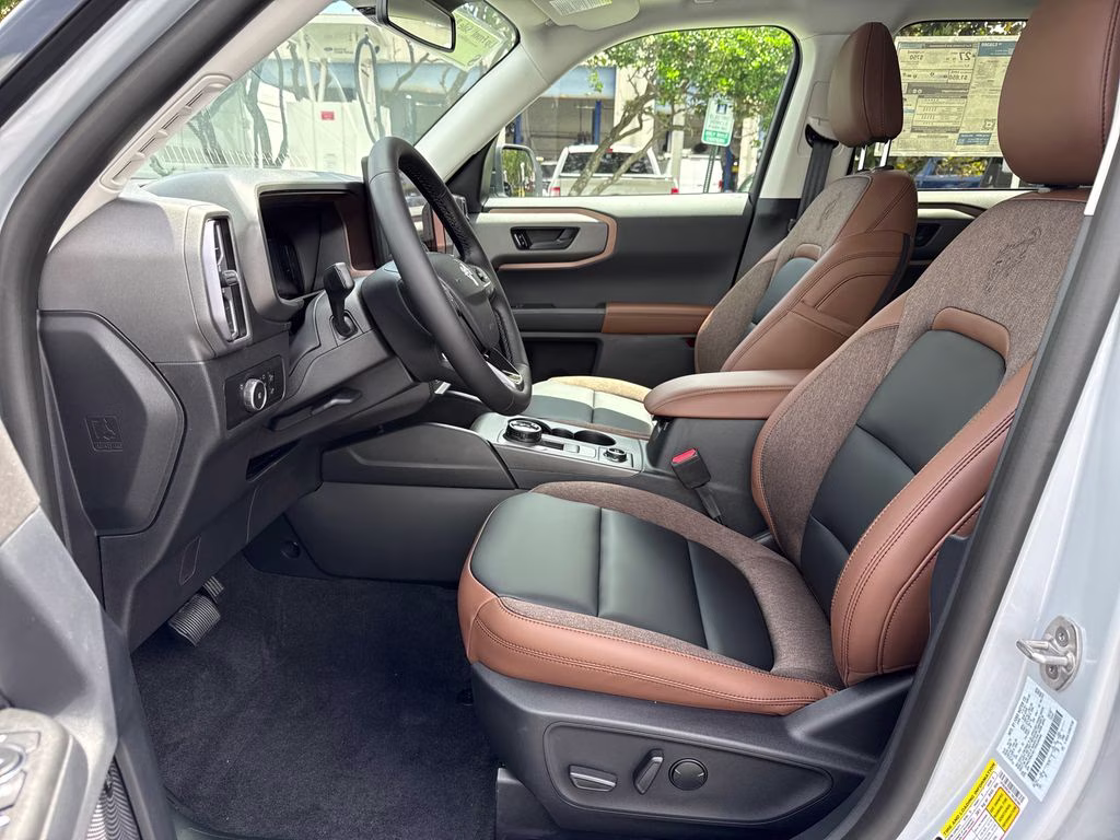 2026 Oxford White Ford Bronco Sport Outer Banks 4X4 SUV