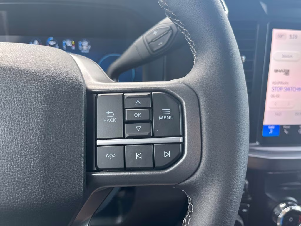 2026 White Metallic Ford Super Duty F-350 SRW Lariat 4X4 Truck