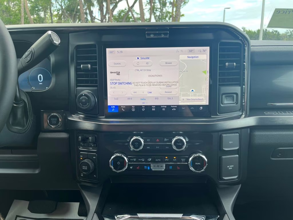 2026 White Metallic Ford Super Duty F-350 SRW Lariat 4X4 Truck