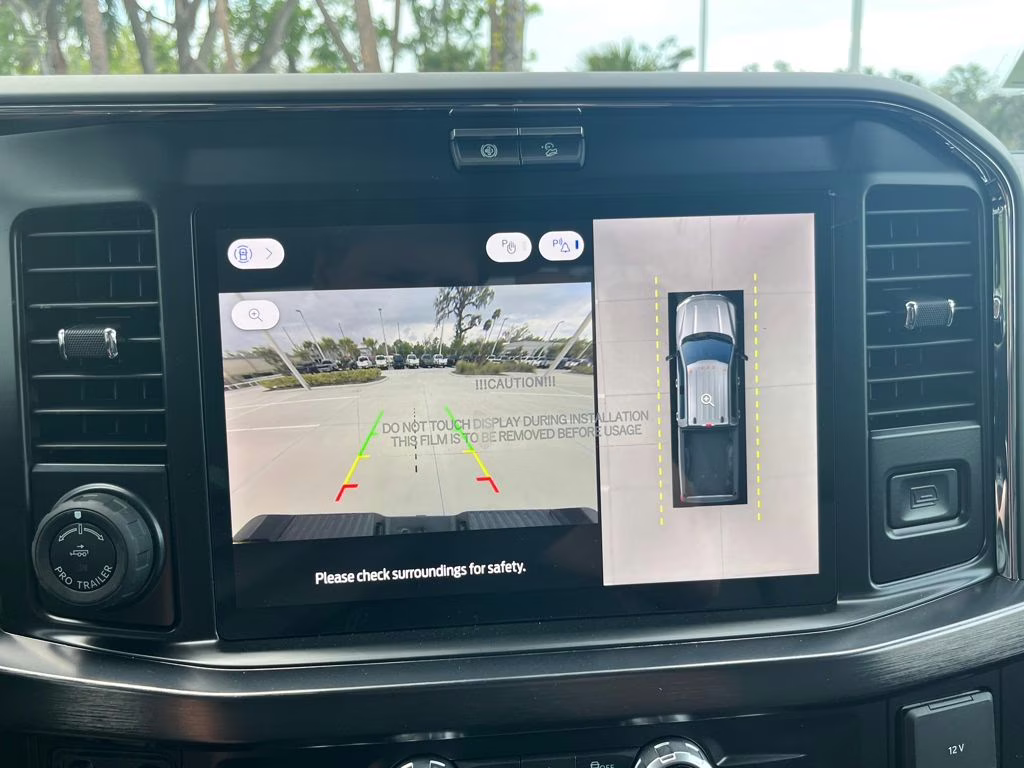 2026 White Metallic Ford Super Duty F-350 SRW Lariat 4X4 Truck