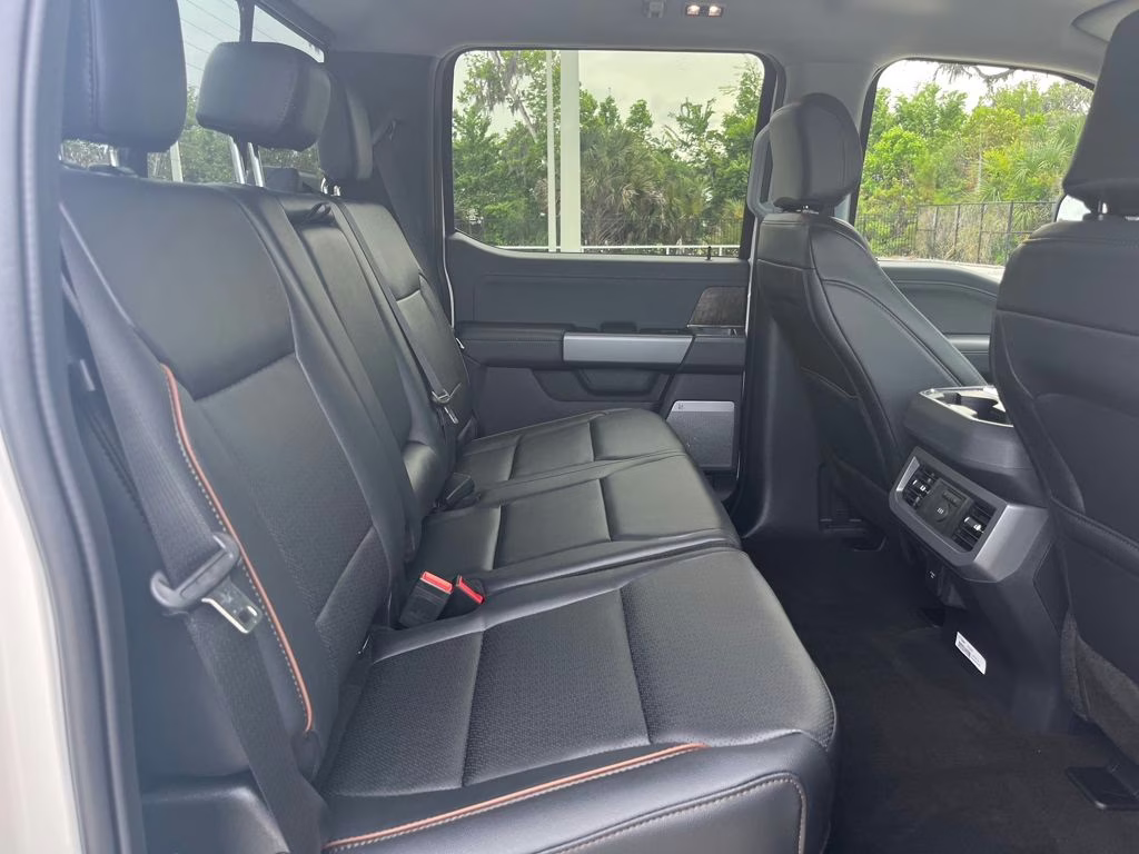 2026 White Metallic Ford Super Duty F-350 SRW Lariat 4X4 Truck