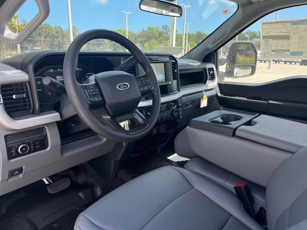 2026 Oxford White Ford Super Duty F-250 SRW XL RWD Truck