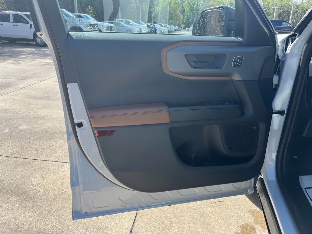 2026 Oxford White Ford Bronco Sport Outer Banks 4X4 SUV