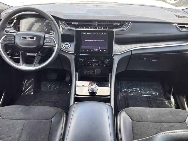 2025 Bright White Clearcoat Jeep Grand Cherokee Altitude 4X4 SUV