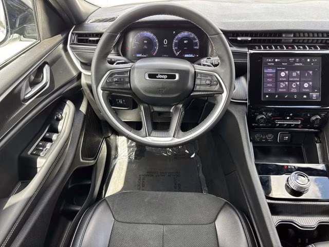 2025 Bright White Clearcoat Jeep Grand Cherokee Altitude 4X4 SUV