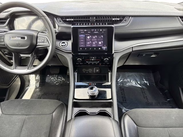 2025 Bright White Clearcoat Jeep Grand Cherokee Altitude 4X4 SUV