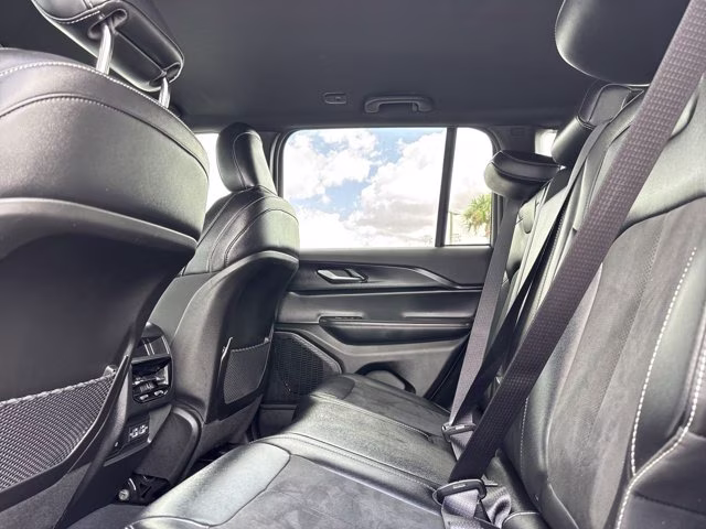 2025 Bright White Clearcoat Jeep Grand Cherokee Altitude 4X4 SUV