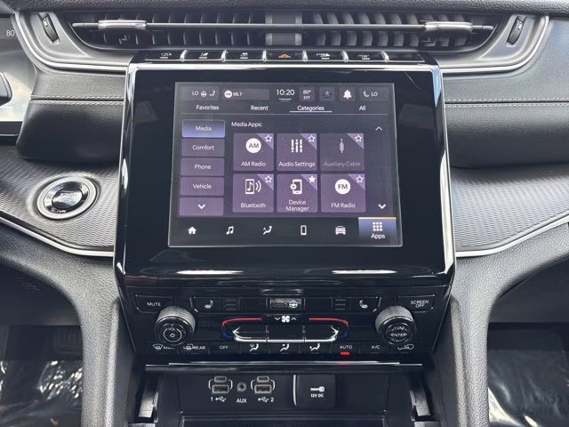 2025 Bright White Clearcoat Jeep Grand Cherokee Altitude 4X4 SUV