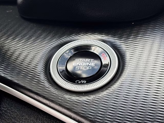 2025 Bright White Clearcoat Jeep Grand Cherokee Altitude 4X4 SUV