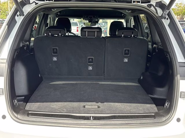 2025 Bright White Clearcoat Jeep Grand Cherokee Altitude 4X4 SUV