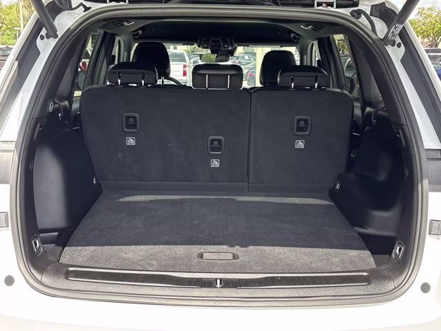 2025 Bright White Clearcoat Jeep Grand Cherokee Altitude 4X4 SUV