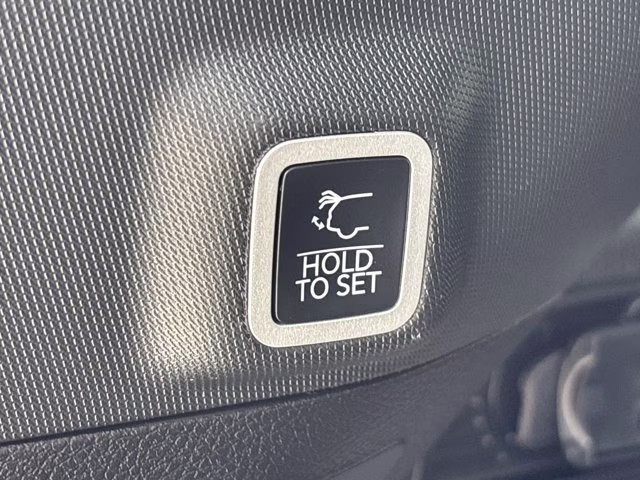 2025 Bright White Clearcoat Jeep Grand Cherokee Altitude 4X4 SUV