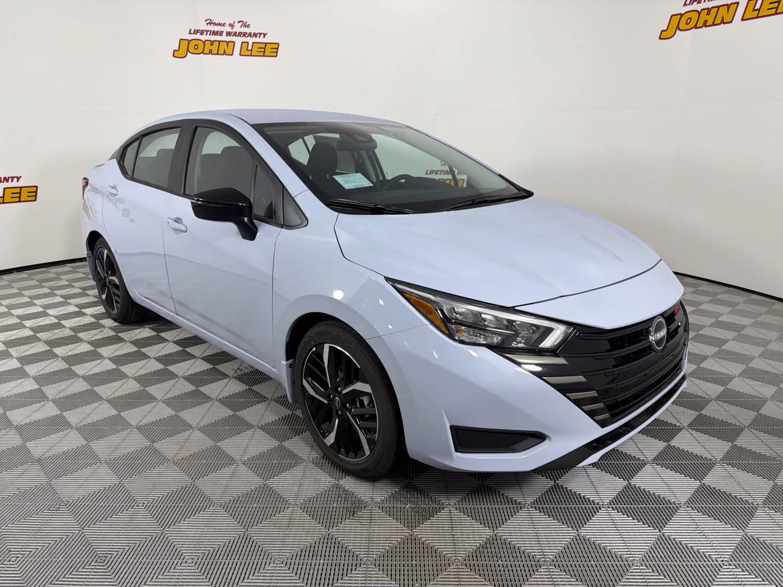 2025 Gray Sky Pearl Nissan Versa SR FWD Sedan