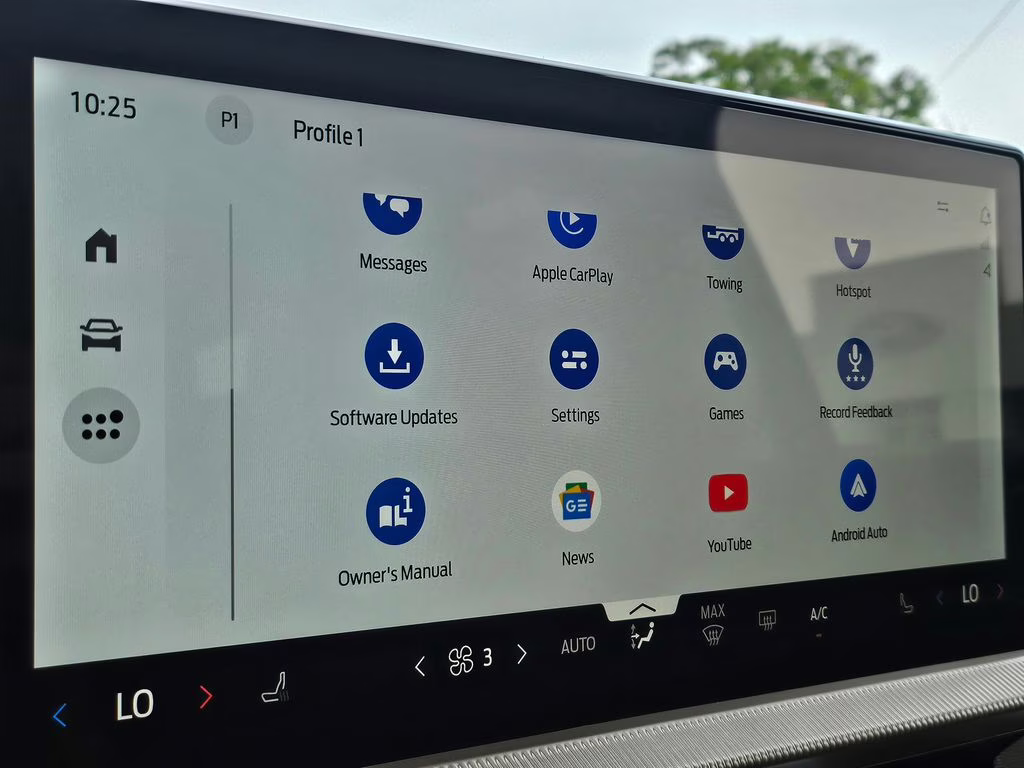 2026 Space White Metallic Ford Explorer Active RWD SUV