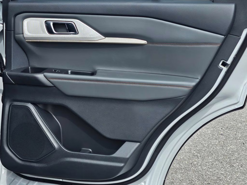 2026 Space White Metallic Ford Explorer Active RWD SUV