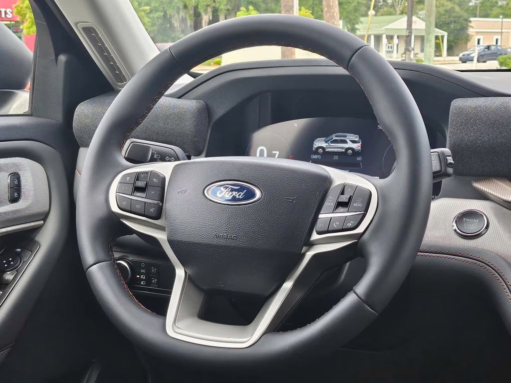 2026 Space White Metallic Ford Explorer Active RWD SUV