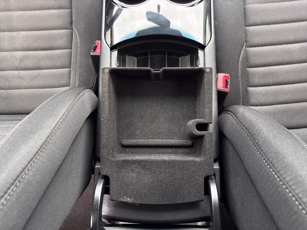 2015 Blue Metallic Ford Edge SE AWD SUV