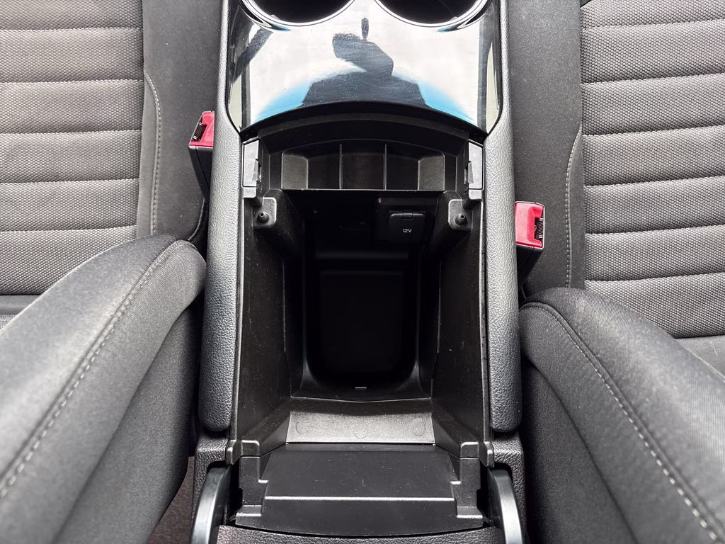 2015 Blue Metallic Ford Edge SE AWD SUV