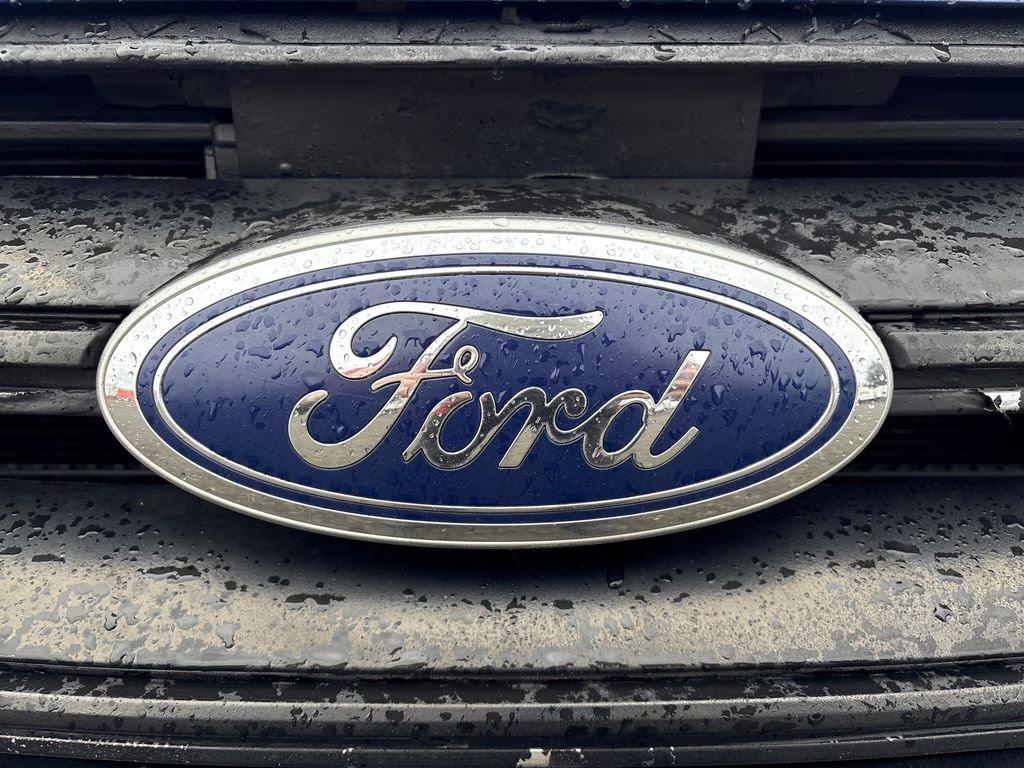 2015 Blue Metallic Ford Edge SE AWD SUV