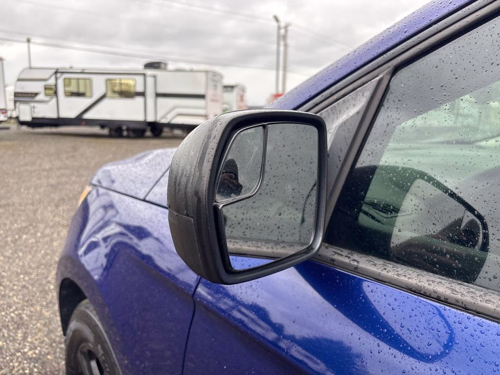 2015 Blue Metallic Ford Edge SE AWD SUV