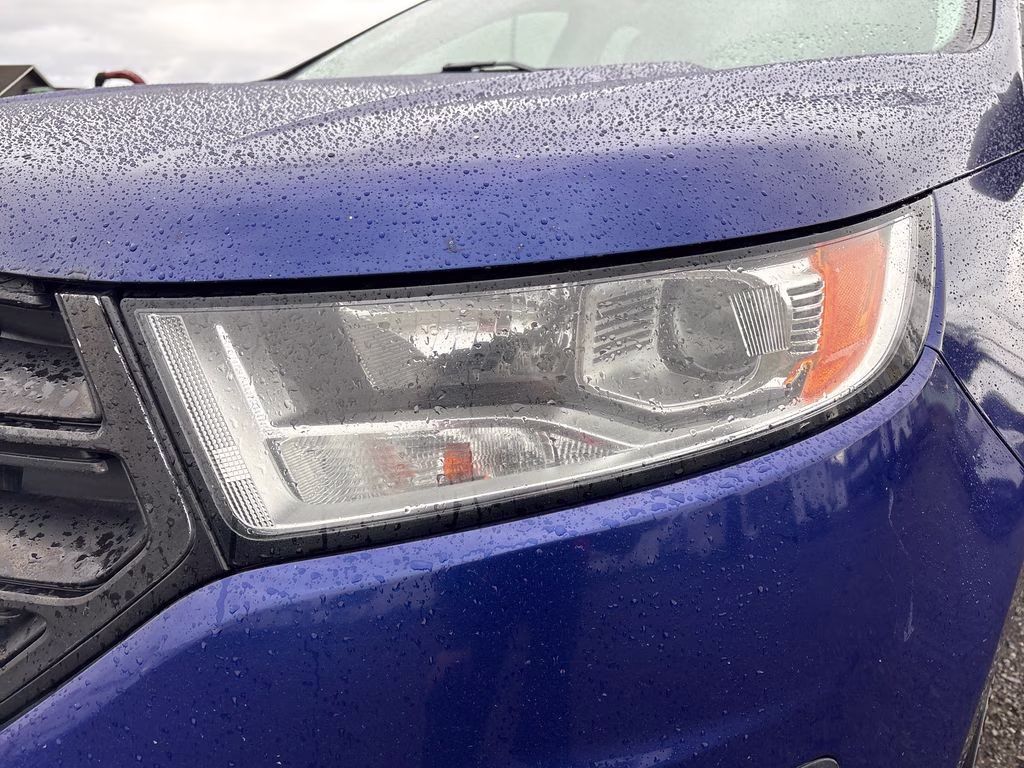 2015 Blue Metallic Ford Edge SE AWD SUV
