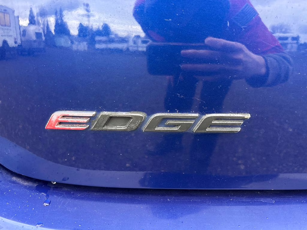 2015 Blue Metallic Ford Edge SE AWD SUV