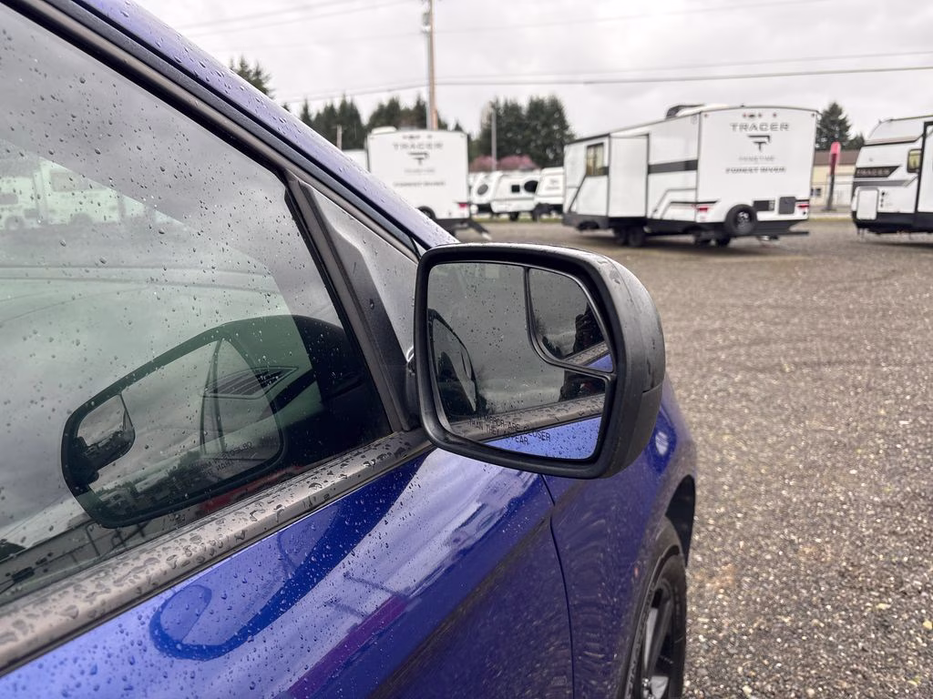 2015 Blue Metallic Ford Edge SE AWD SUV