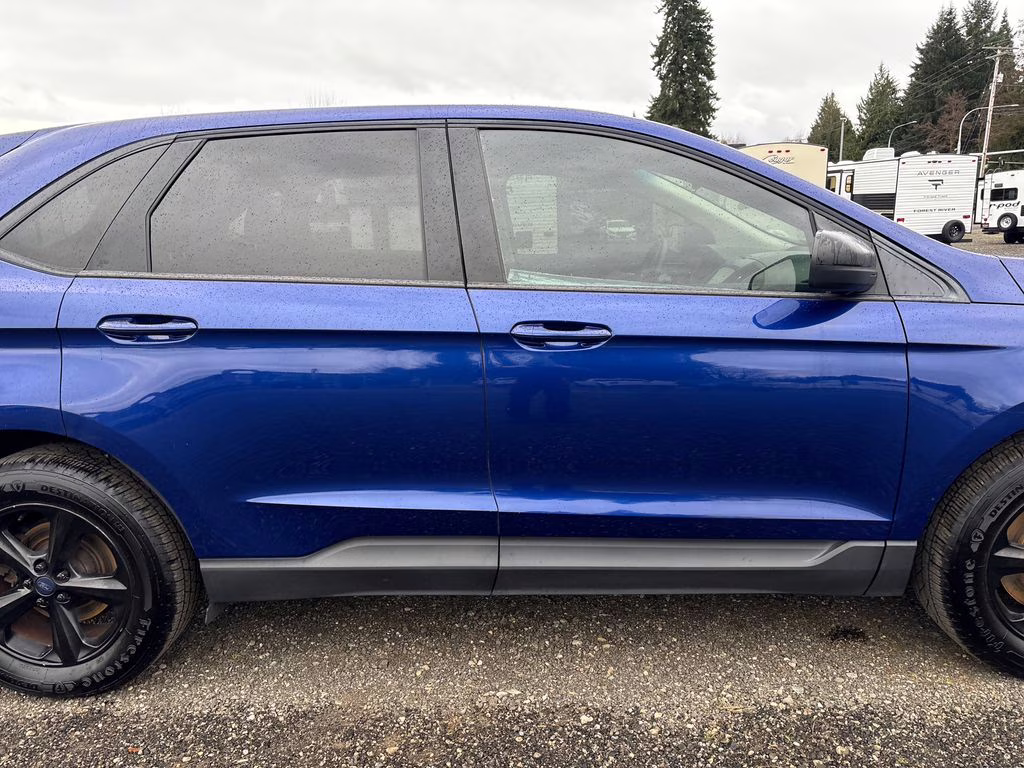 2015 Blue Metallic Ford Edge SE AWD SUV