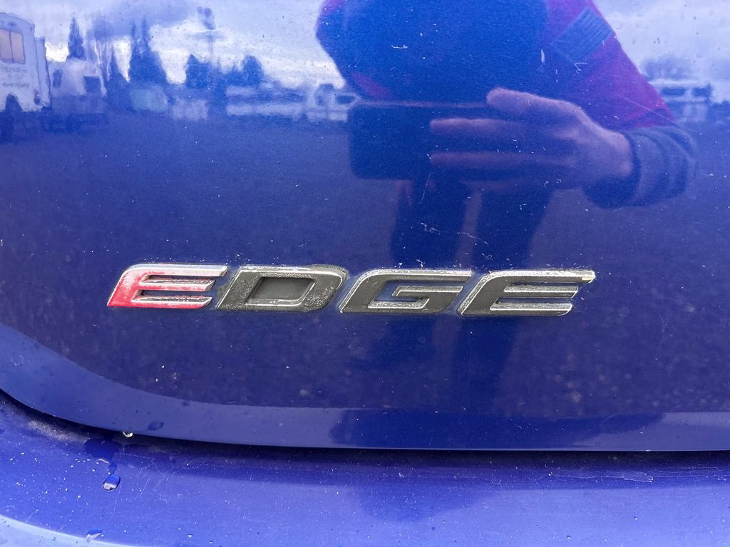 2015 Blue Metallic Ford Edge SE AWD SUV